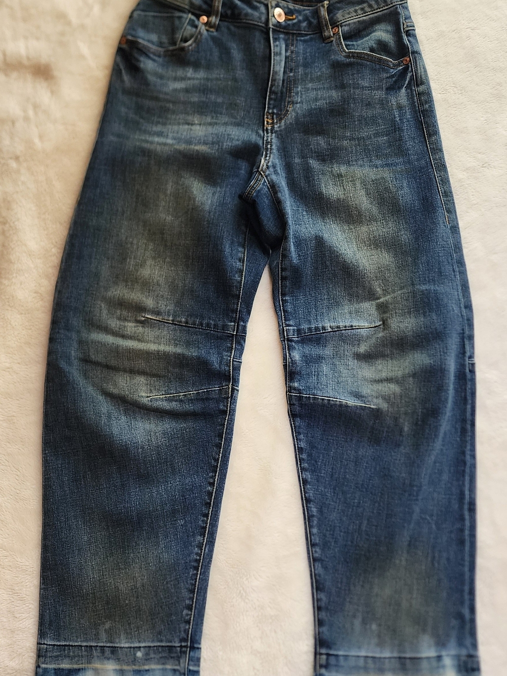 Cabi Women's Barrel Style Distressed Indigo Jeans